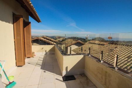 Casa de condomínio à venda com 150m², 3 quartos e 2 vagasSacada da suíte