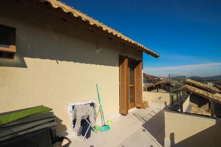 Casa de condomínio à venda com 150m², 3 quartos e 2 vagasSacada da suíte