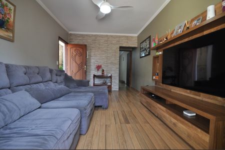 Casa à venda com 204m², 3 quartos e 2 vagasSala