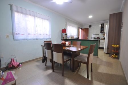 Casa à venda com 204m², 3 quartos e 2 vagasCozinha