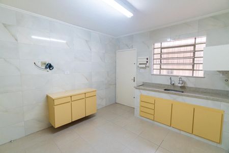 Casa à venda com 144m², 2 quartos e 3 vagas Casa à venda com 144m², 2 quartos e 3 vagasCozinha