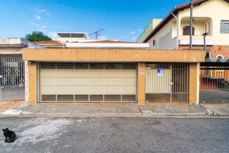 Casa à venda com 144m², 2 quartos e 3 vagas Casa à venda com 144m², 2 quartos e 3 vagasFachada