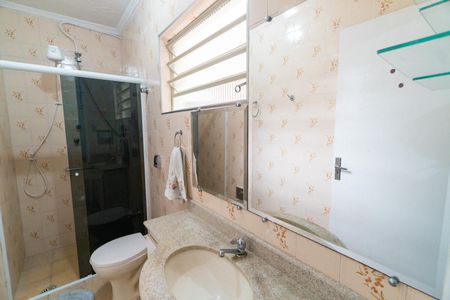 Casa à venda com 144m², 2 quartos e 3 vagas Casa à venda com 144m², 2 quartos e 3 vagasBanheiro da Suíte