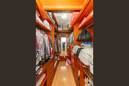 Casa à venda com 372m², 4 quartos e 5 vagasCloset da suíte 1