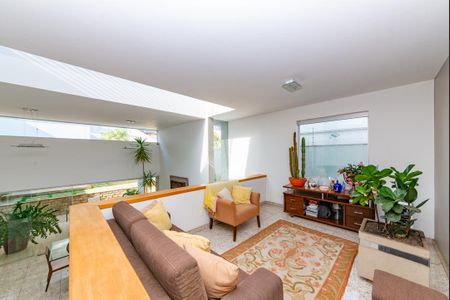 Casa à venda com 372m², 4 quartos e 5 vagasSala 3