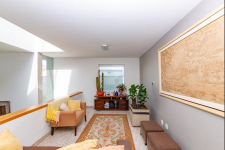 Casa à venda com 372m², 4 quartos e 5 vagasSala 3