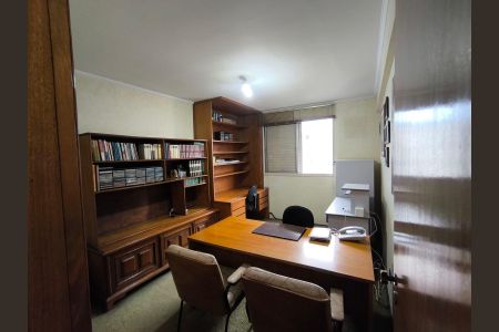 Apartamento à venda com 170m², 3 quartos e 2 vagasEscritório