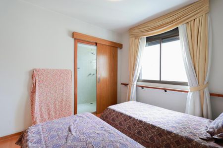 Apartamento à venda com 265m², 3 quartos e 3 vagasSuíte 2