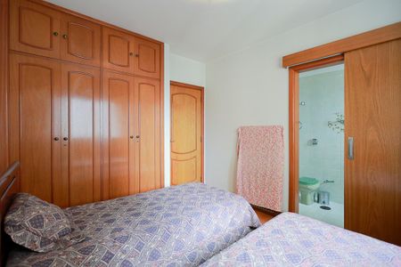 Apartamento à venda com 265m², 3 quartos e 3 vagasSuíte 2