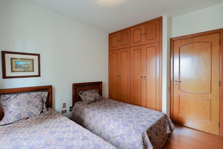 Apartamento à venda com 265m², 3 quartos e 3 vagasSuíte 2