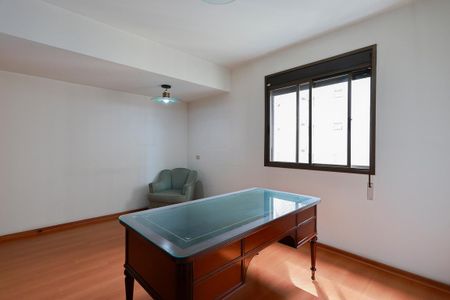 Apartamento à venda com 265m², 3 quartos e 3 vagasEscritório