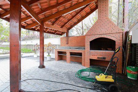 Apartamento à venda com 265m², 3 quartos e 3 vagasÁrea comum - Churrasqueira