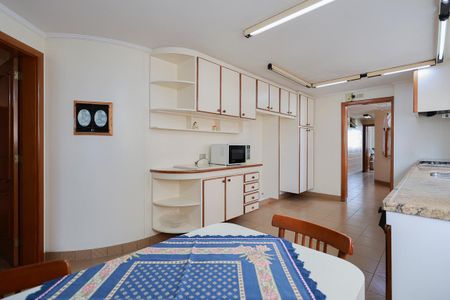 Apartamento à venda com 265m², 3 quartos e 3 vagasCozinha