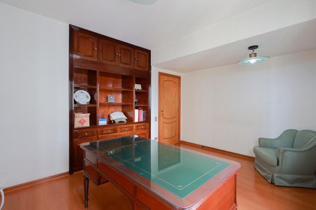 Apartamento à venda com 265m², 3 quartos e 3 vagasEscritório