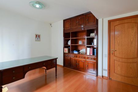 Apartamento à venda com 265m², 3 quartos e 3 vagasEscritório