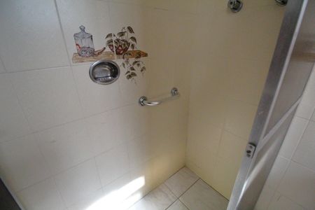 Casa de condomínio à venda com 383m², 5 quartos e 2 vagasBanheiro da suíte 2