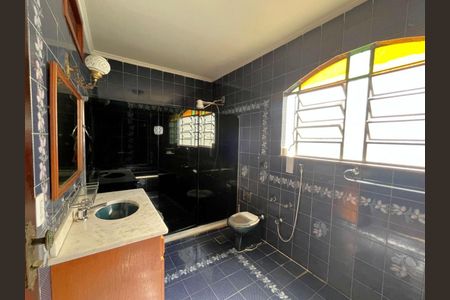 Casa de condomínio à venda com 383m², 5 quartos e 2 vagasBanheiro da suíte 1
