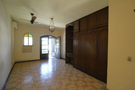 Casa de condomínio à venda com 383m², 5 quartos e 2 vagasQuarto 1