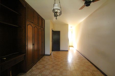 Casa de condomínio à venda com 383m², 5 quartos e 2 vagasQuarto 1