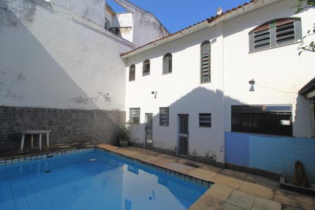 Casa de condomínio à venda com 383m², 5 quartos e 2 vagasFundos