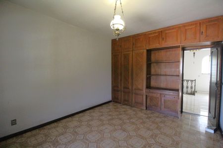 Casa de condomínio à venda com 383m², 5 quartos e 2 vagasQuarto 2