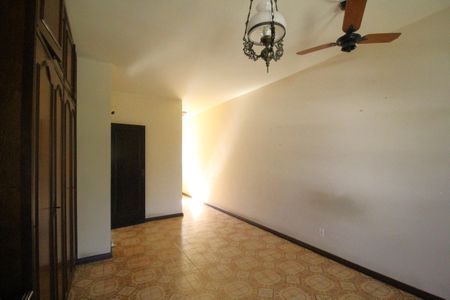 Casa de condomínio à venda com 383m², 5 quartos e 2 vagasQuarto 1