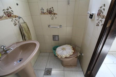 Casa de condomínio à venda com 383m², 5 quartos e 2 vagasBanheiro da suíte 2