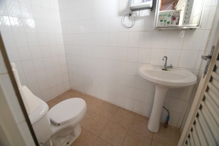 Casa à venda com 240m², 3 quartos e 2 vagasBanheiro Salão