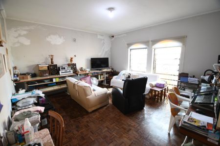 Casa à venda com 240m², 3 quartos e 2 vagasSala