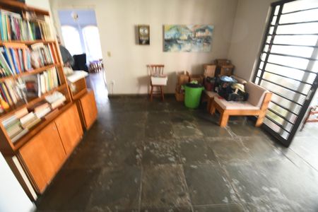 Casa à venda com 240m², 3 quartos e 2 vagasSala 2