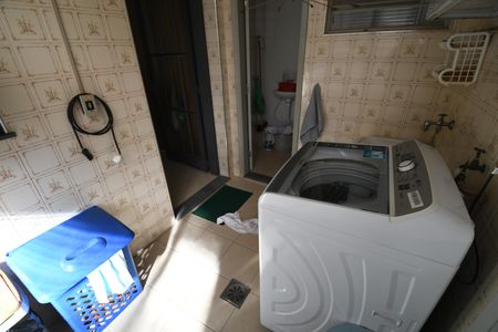 Casa à venda com 240m², 3 quartos e 2 vagasÁrea de Serviço