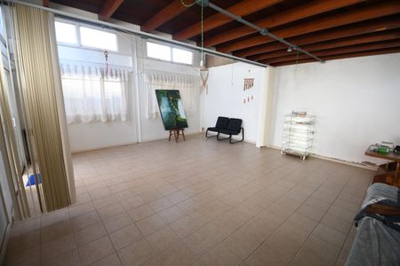 Casa à venda com 240m², 3 quartos e 2 vagasÁrea Comum - Salão