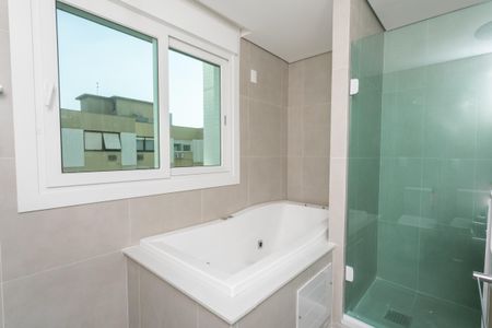 Apartamento à venda com 198m², 3 quartos e 4 vagasBanheiro da Suíte 2