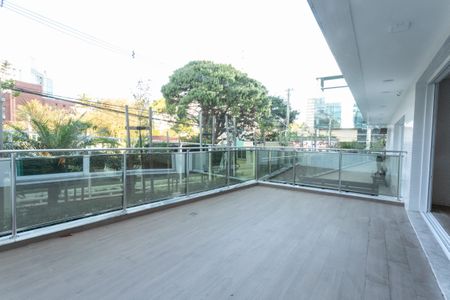 Apartamento à venda com 185m², 3 quartos e 3 vagasÁrea comum - Piscina