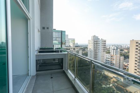 Apartamento à venda com 173m², 3 quartos e 4 vagasSacada da sala