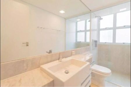 Apartamento à venda com 77m², 2 quartos e 1 vaga Apartamento à venda com 77m², 2 quartos e 1 vagaBanheiro Social