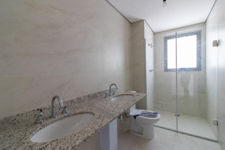 Apartamento à venda com 140m², 3 quartos e 2 vagasBanheiro da Suíte 1
