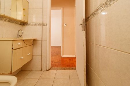 Apartamento à venda com 63m², 2 quartos e sem vaga Apartamento à venda com 63m², 2 quartos e sem vagaBanheiro Social