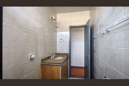 Apartamento à venda com 61m², 2 quartos e 2 vagasBanheiro Corredor