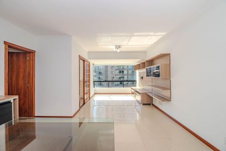 Sala de apartamento para alugar com 3 quartos, 121m² em Petrópolis, Porto Alegre