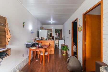 Casa à venda com 47m², 2 quartos e 3 vagasSala
