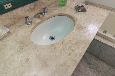 Apartamento para alugar com 400m², 3 quartos e 4 vagasBanheiro da Suíte 2