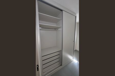 Casa para alugar com 60m², 2 quartos e 5 vagasQuarto 1 - Armários