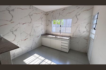 Casa para alugar com 60m², 2 quartos e 5 vagasCozinha