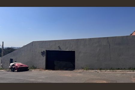 Casa para alugar com 60m², 2 quartos e 5 vagasFachada