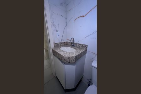 Casa para alugar com 60m², 2 quartos e 5 vagasBanheiro