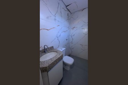 Casa para alugar com 60m², 2 quartos e 5 vagasBanheiro