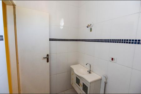 Apartamento à venda com 76m², 2 quartos e 1 vaga Apartamento à venda com 76m², 2 quartos e 1 vagaBanheiro