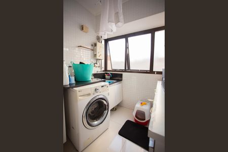 Apartamento à venda com 190m², 4 quartos e 2 vagas Apartamento à venda com 190m², 4 quartos e 2 vagasÁrea de Serviço