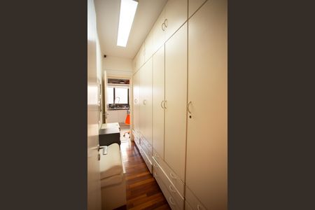 Apartamento à venda com 190m², 4 quartos e 2 vagas Apartamento à venda com 190m², 4 quartos e 2 vagasCorredor